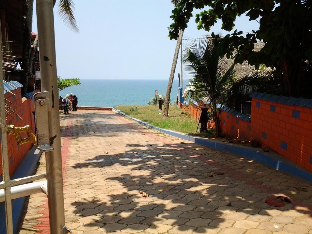 La Mirban Hotel Varkala Buitenkant foto